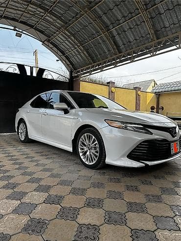 camry 5: Toyota Camry: 2020 г., 2.5 л, Гибрид, Седан — 3
