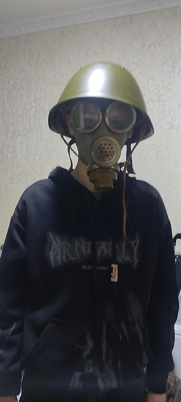 маска омон: Противогаз с резиновой лицевой частью и круглыми стеклами, с нижним — 2