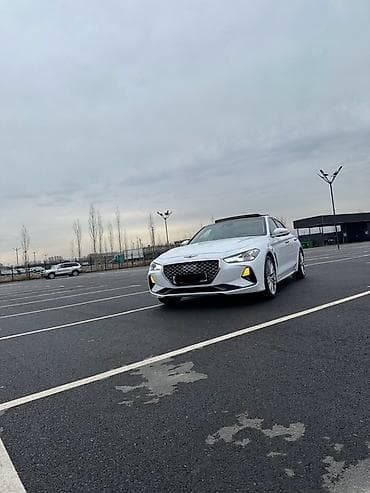 гитара корт: Genesis G70, белый седан бизнес-класса. Свежий перегон, машина — 2
