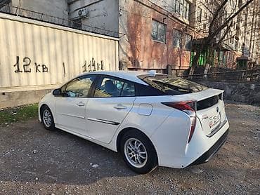 Унаа сатуу: Toyota Prius: 2017 г., 1.8 л, Автомат, Гибрид, Хетчбек — 1