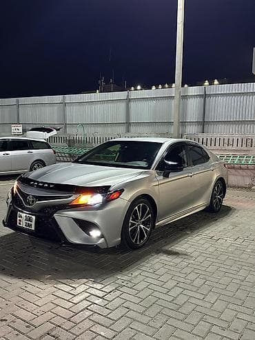 Toyota Camry: 2020 г., 2.5 л, Автомат, Бензин, Седан — 2