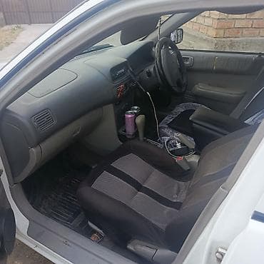 ff akk: Toyota Corolla: 2000 г., 1.3 л, Автомат, Бензин, Седан — 4