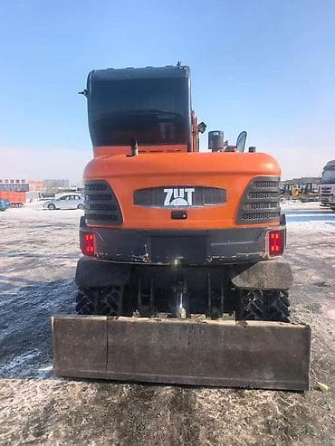 e30 е30: Экскаватор, Колесный — 4