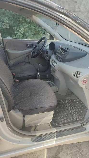 Nissan Almera Tino: 2001 г., 1.8 л, Кол менен иштөөчү, Бензин, Хетчбек — 3
