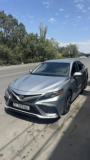 Toyota Camry: 2022 г., 2.5 л, Типтроник, Бензин, Седан — 3