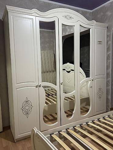 тумба: Гарнитур для спальни в классическом стиле Состав комплекта: - — 1