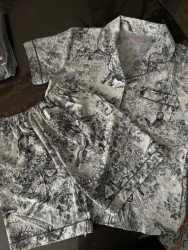 Платья: Пижамный комплект с шортами и рубашкой и штанами Оформление: коробка — 3