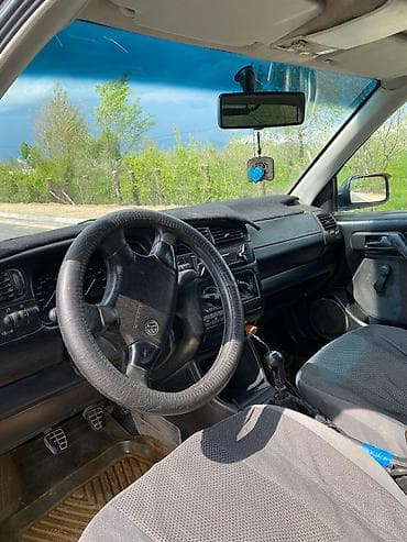 венто на запчасти: Volkswagen Vento: 1993 г., 2 л, Механика, Бензин, Седан — 10