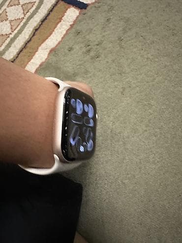 mi fit: Срочно продаю Apple Watch 11 серии 42 мм АКБ 100% состояние идеальное — 4