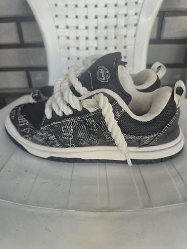 кросовки бу: Кроссовки б/ у вас хорошем состоянии — 2