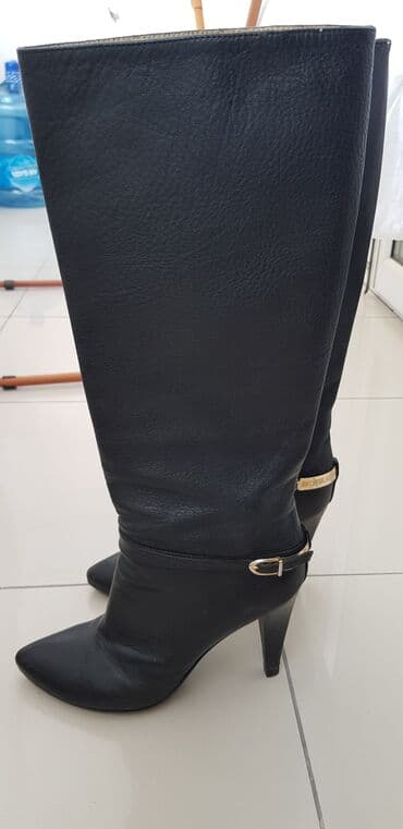 женская модельная обувь больших размеров: Обувь и одежда отличного качества. Обувь вся 38 размер, состояние — 29