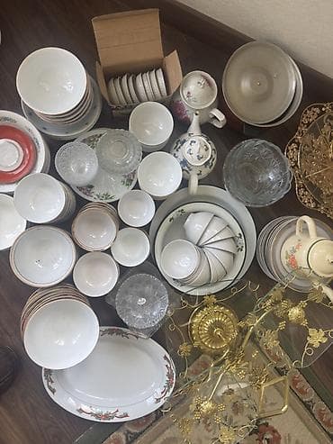 мойки для посуды: Большой набор посуды для сервировки стола. Состав: - Фарфоровые и — 3