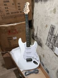 электрогитара для начинающих: Электрогитары. Форма стратокастер, в разных расцветках, со — 3