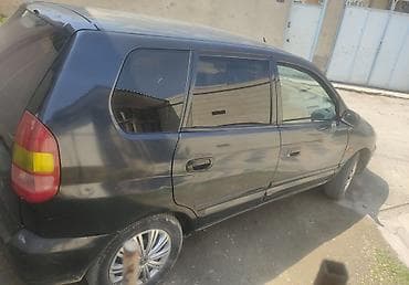 Mitsubishi Space Star: 2001 г., 1.3 л, Ручные, Бензин, Минивэн