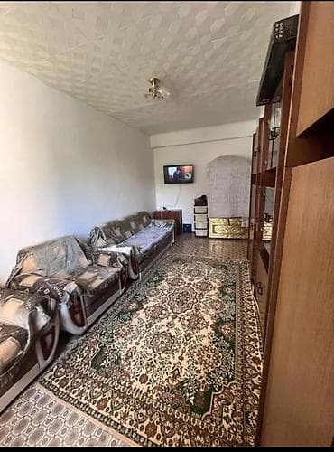 osh flat: 1 комната, 35 м², 5 мкр Индивидуалка, 2 этаж — 5