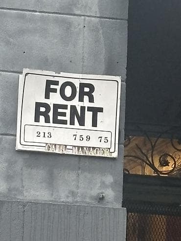 Коммерциялык кыймылсыз мүлктү сатуу: Сдаётся 2х комнатная квартира на Юго-Востоке улица Петрова . Студентам — 1