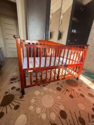 трансформер бешик: Продаю детскую кроватку! Возраст от 1 месяца до 4-5 лет! Состояние — 4