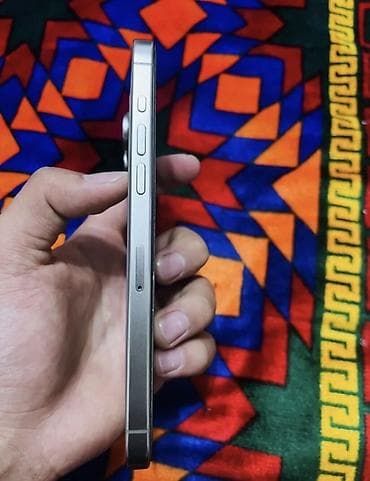 IPhone 15 Pro Max (серебряный цвет) Основные особенности: - Корпус из — 3