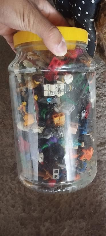 Сборная партия деталей и минифигурок для конструкторов типа LEGO. Что