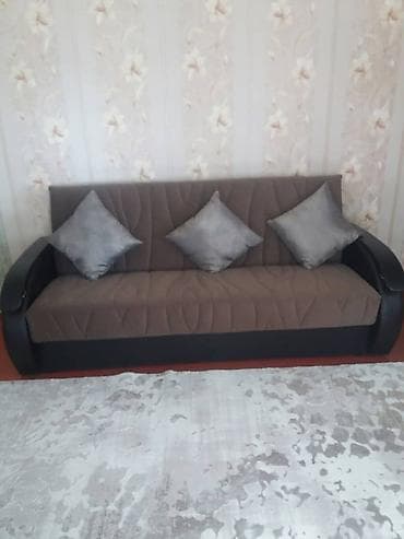 поролон: Продаётся дом с благоустроенным двором и уютным интерьером. - Участок — 5