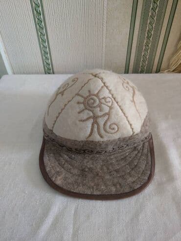 продаю в связи с переездом: Кепка -
Шляпа — 2