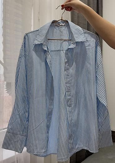 светло голубые: Свободная рубашка в голубо-белую вертикальную полоску. - Фасон — 1