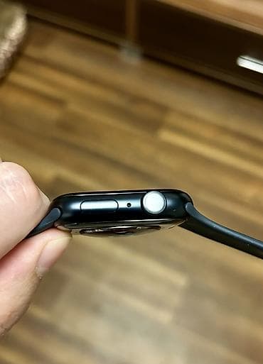 13 макс: Apple Watch Series 8, 45 мм (aluminum case) В отличном состоянии, часы — 6