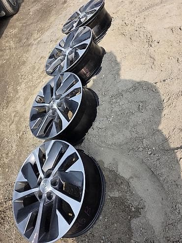 Шины и диски: Литые Диски R 18 Hyundai, Комплект, отверстий - 5, Б/у — 1