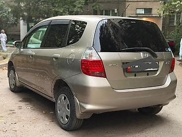 Honda Fit: 2005 г., 1.5 л, Бензин, Хэтчбэк — 8