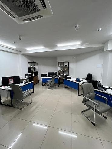 аренда помещений под офис: Аренда офисов, 50 м², В бизнес центре, С оборудованием — 2