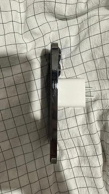 Техника жана электроника: IPhone 13 Pro, Колдонулган, Кара, Заряддоочу түзүлүш, 77 % — 4