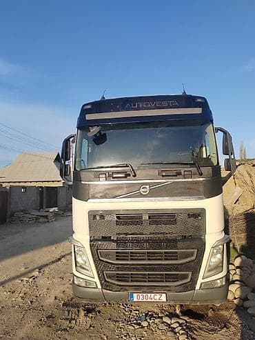 ман 10куб: Тягач, Volvo, 2014 г., Шторный — 2