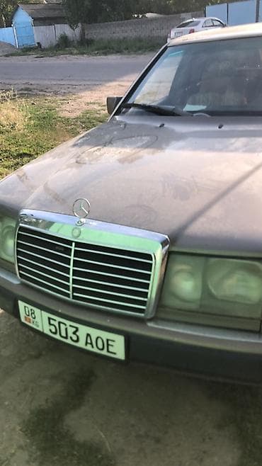 rolls royce silver ghost: Mercedes-Benz W124: 1990 г., Седан — 4