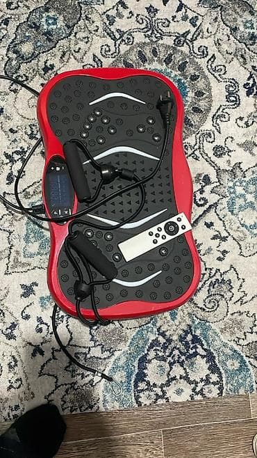 Виброплатформа для фитнеса с эспандерами и пультом ДУ. Особенности: -