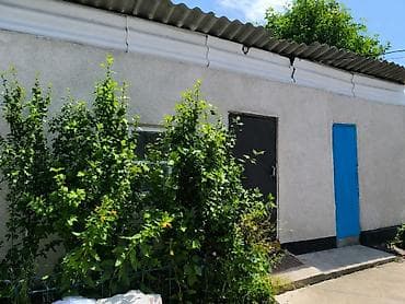 с участком: Продаю дом, находится в городе Орловка. Центральное отопление(из-за — 5