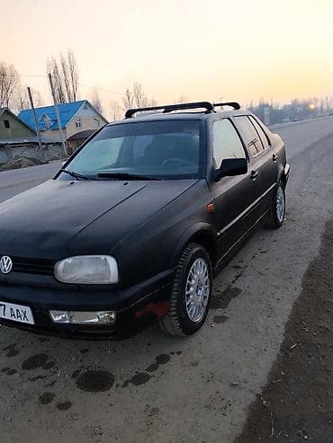 Volkswagen Vento: 1993 г., 1.8 л, Механика, Бензин, Седан — 1