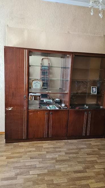 мебел горка: Стенка/горка для гостиной из массива/шпона в классическом сщтиле. - — 2