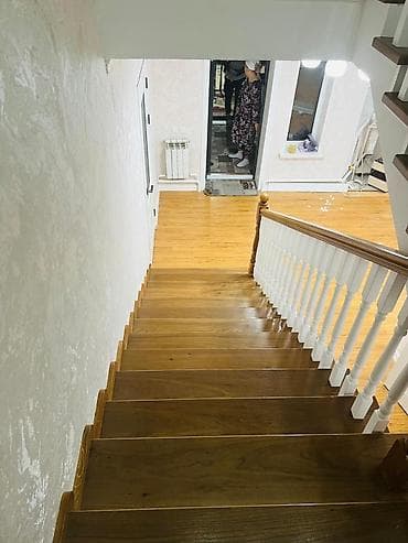 Металлические лестницы: Деревянная лестница Для дома, Вид дерева: Дуб, Форма лестницы: Много-маршевая, Стиль: Классический — 5