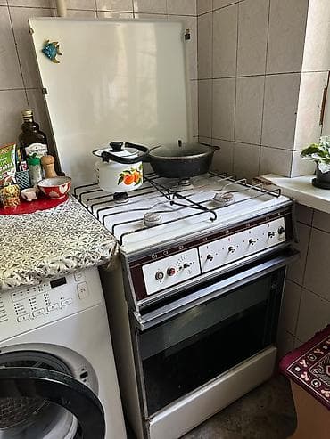 кухонный оборудование: Газ плита Шкафчик Сидень уголок раковина вся кухонная гарнитура все — 1