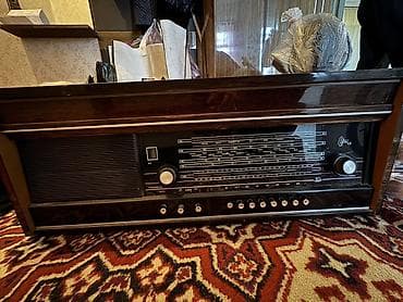 Ретро радиола Урал 111 (ламповая) Пластинки крутит, не вскрывалась