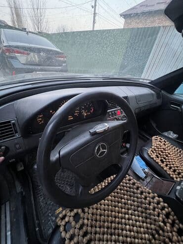 не переключает: Mercedes-Benz C-Class: 2000 г., 2 л, Автомат, Бензин, Седан — 4