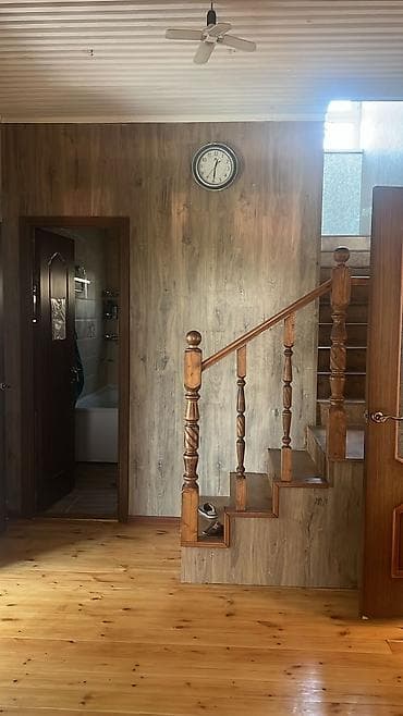 үй дордой: 160 м², 5 бөлмө, Брондолгон эшиктер — 10