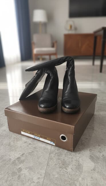 сапоги из натурального меха и кожи: Женские кожаные сапоги (Россия). Размер 37. -Материал: натуральная — 2