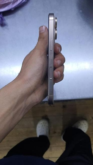 с мыкан: IPhone 16 Pro, Б/у, 256 ГБ, Золотой, Чехол, 88 % — 5