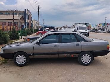 Унаа сатуу: Audi 100: 1988 г., Кол менен иштөөчү, Бензин, Седан — 2