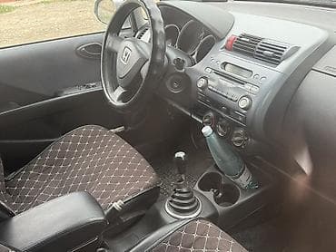 трактор 82 1: Honda Jazz: 2002 г., 1.5 л, Кол менен иштөөчү, Бензин, Хетчбек — 5