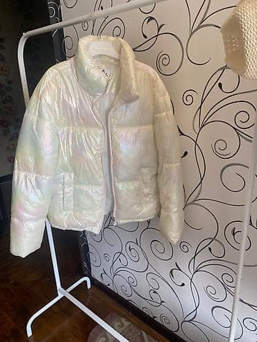 шикарные рубашки: Иридесцентная пуховая куртка-жилет «металлик» молочного оттенка. - — 1