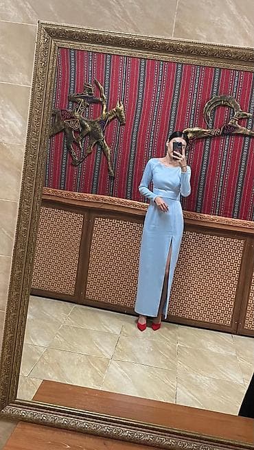 голубые: Шикарное платье специально шитое на мероприятие, одевала один раз — 1