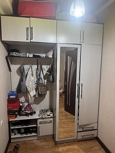 ветринные полки: Гарнитур для прихожей, Б/у, Шкаф, Комод, Трюмо, цвет - Бежевый — 2