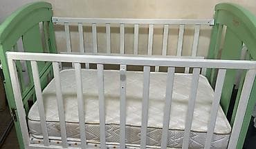 Мебель: Детская кроватка с матрасом - Материал: дерево. - Цвет кроватки — 2